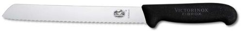 Broedkniv-fra-Victorinox-Glimrende-mandelgave