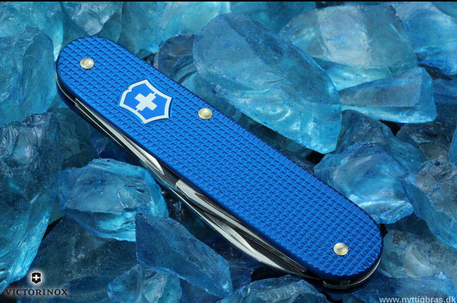 Victorinox Cadet Alox Blue Limited Edition med natursten